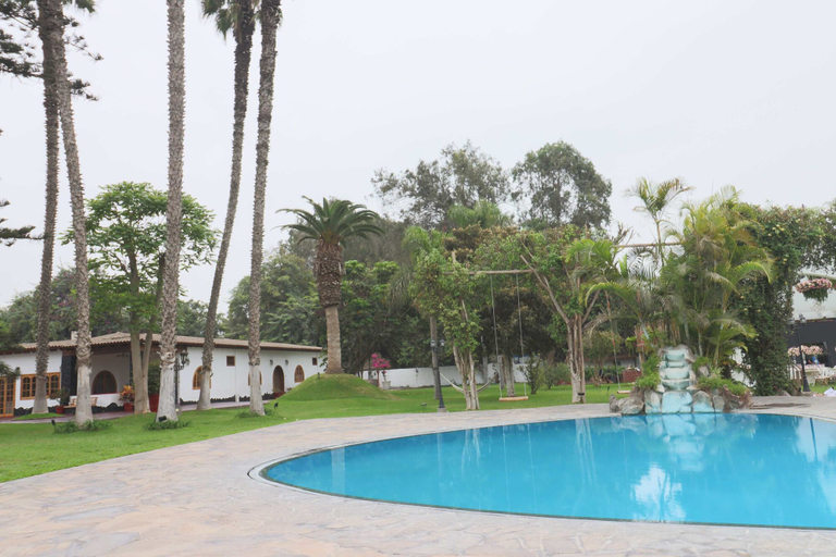 Room 5, w Spacious 12br Stay w Pool BBQ in Pachacamac, Lima