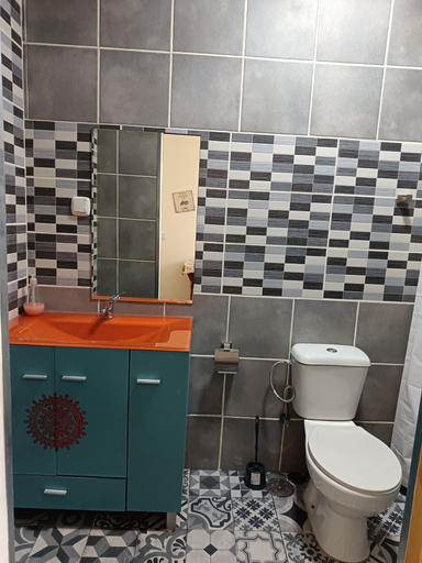 Bathroom 4, Tropicana Holiday Apartments, Albufeira