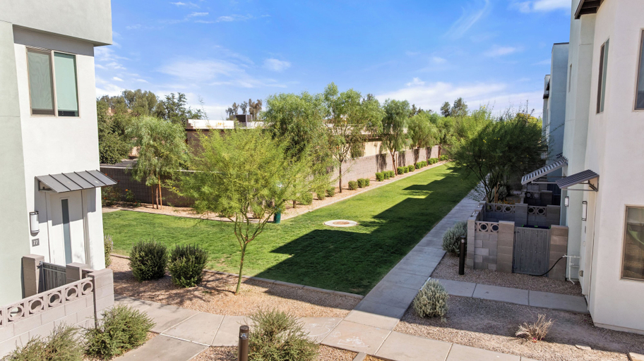 Property grounds, Copper Sky Townhome - Pool & Gym, Maricopa