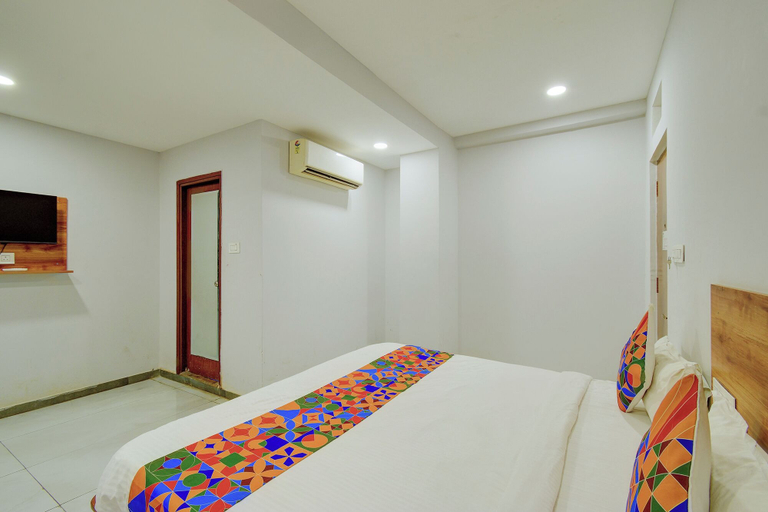 Room 3, Fabhotel Vaishnavi Classic, Hyderabad