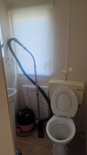 Bathroom 3, 3 Bed Caravan - Sleeps 8 - Pool - Pet Friendly, Lincolnshire