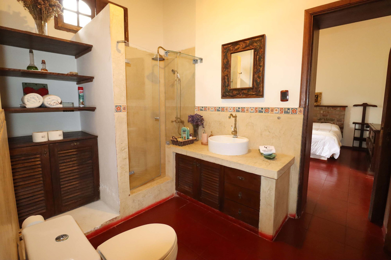 Room 3, w Spacious 12br Stay w Pool BBQ in Pachacamac, Lima