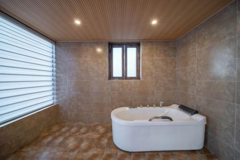 Bathroom, Pomegranate Homestay, Lijiang