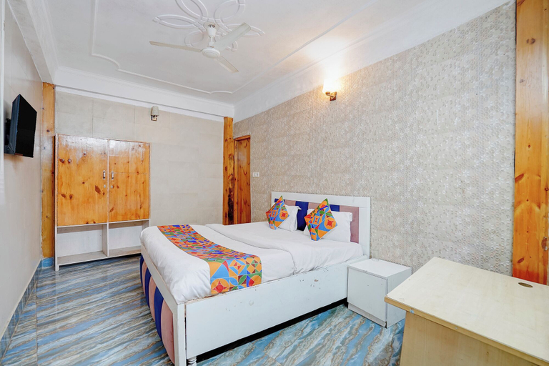 Room 4, FabHotel Aditya Residency - Sector 59 Metro Station, Gautam Buddha Nagar