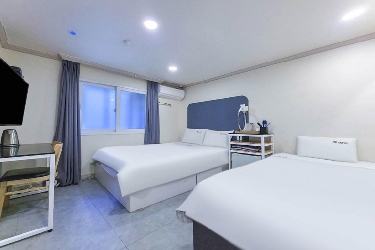 Bedroom 3, Prince Motel, Dongnae