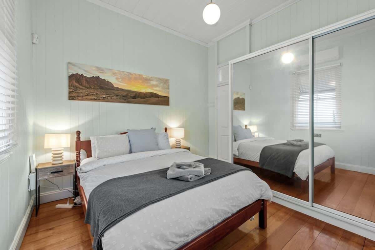 Interior 3, Comfy Character Qldr ~ 3bed House W/parking, Brisbane