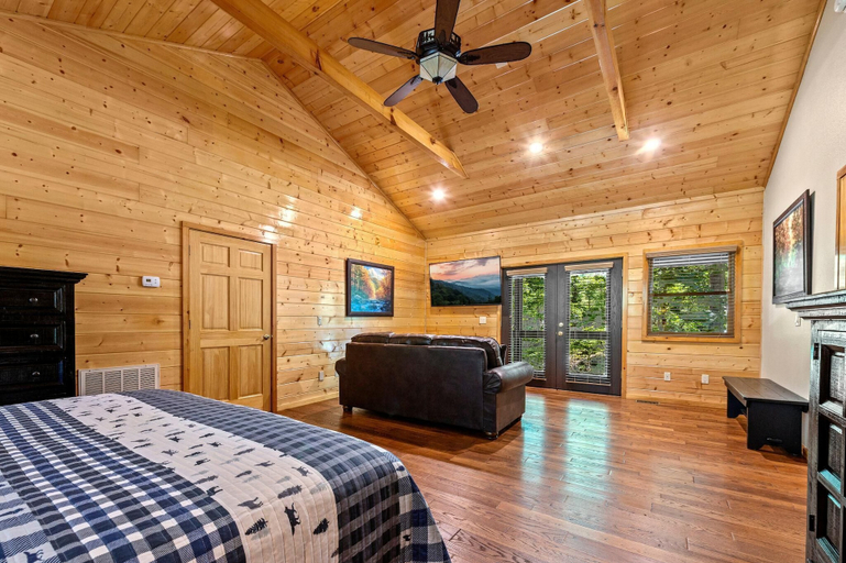 Room 2, River Lodge, Sevier