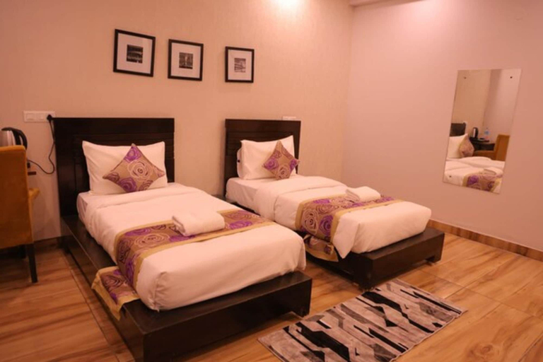 Room 5, Pearl Pavilion Nr Medanta By OTABoostup, Gurgaon