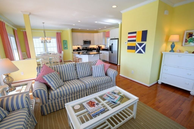Living area 2, Belle Moor 3 Bedroom Home by RedAwning, Brunswick