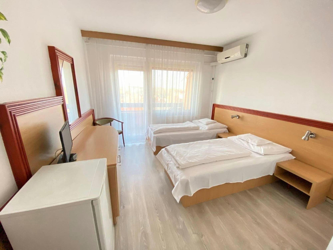 Bedroom 2, Tisza Sport Hotel, Szeged
