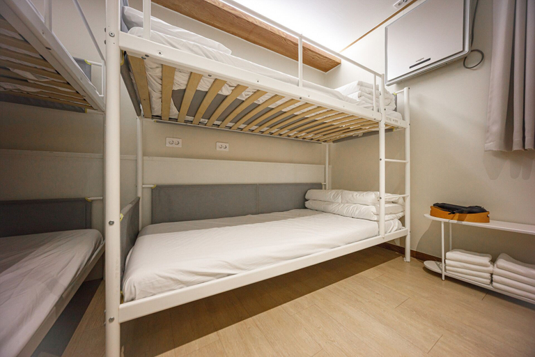 Room 3, Di Alley Myeong-dong, Jung