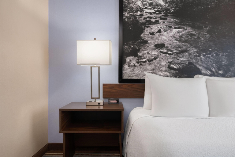 Bedroom 3, Super 8 by Wyndham Longmont/Twin Peaks, Boulder