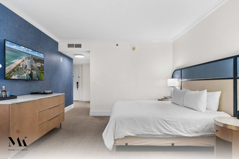 Room 2, Tresor 2-2108, Miami-Dade