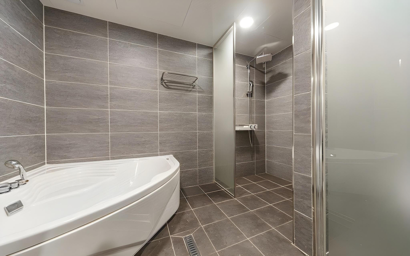 Bathroom, Suncheon Hotel Yeogieutte, Suncheon