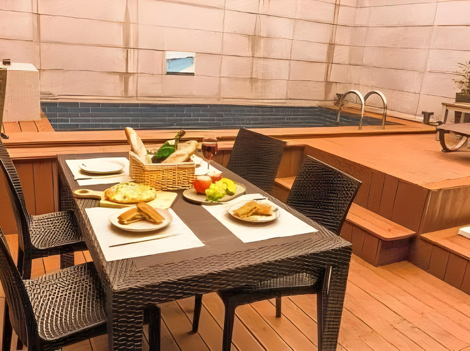 Food & Drinks 5, Seomyeon Hound Hotel 1st Street, Busanjin