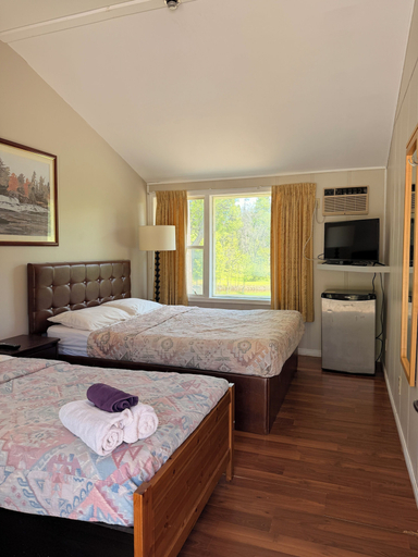 Bedroom 1, Apsley Inn and Restaurant, Peterborough