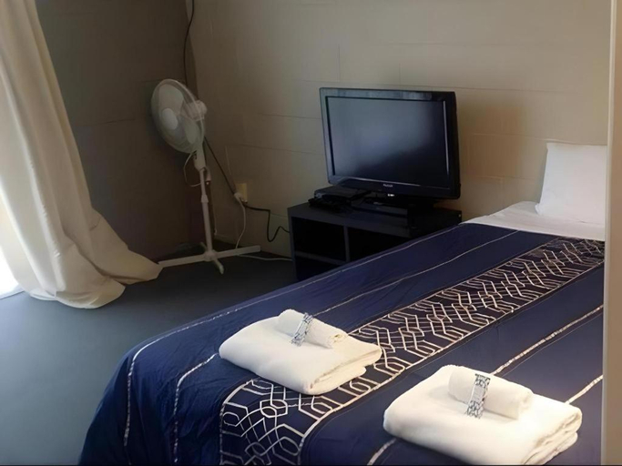 Bedroom 2, Kawhia Motel, Otorohanga
