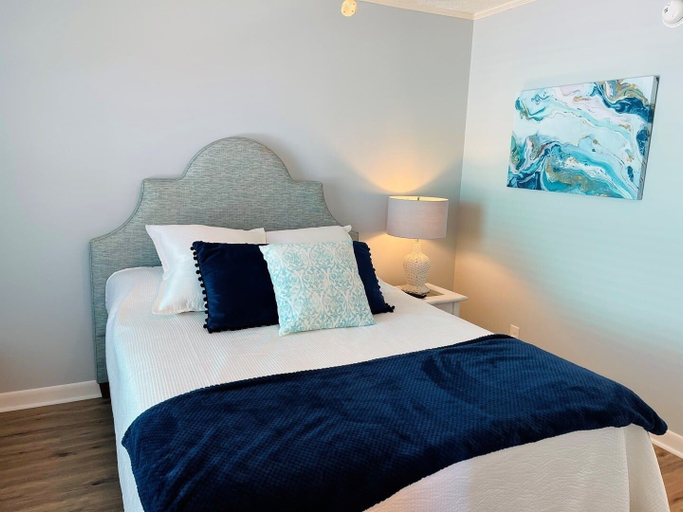 Room 5, 3/4 Time - 4 Br Home, Brunswick