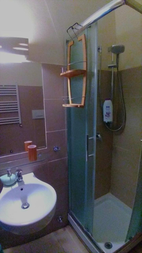 Bathroom 3, Folia, Rome
