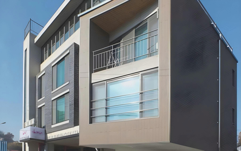Exterior & Views
