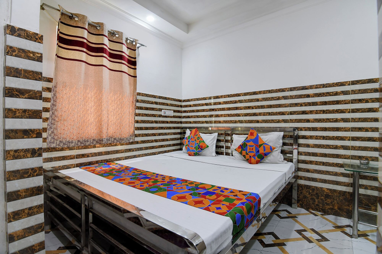 Room 2, Via Ayush Villa, Hiland Park, South 24 Parganas