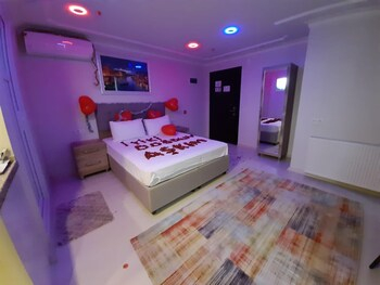 Others 4, Sahrakent Suite, Maltepe