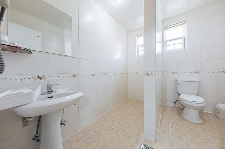 Bathroom 4, Chuncheon Palace Pension, Gapyeong