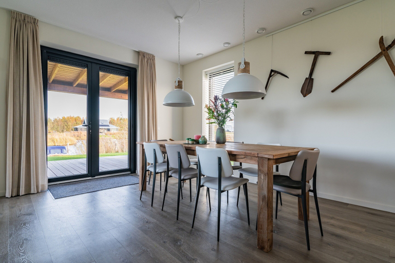 Dining, Fantastic Villa Located by a Lake, Skarsterlân