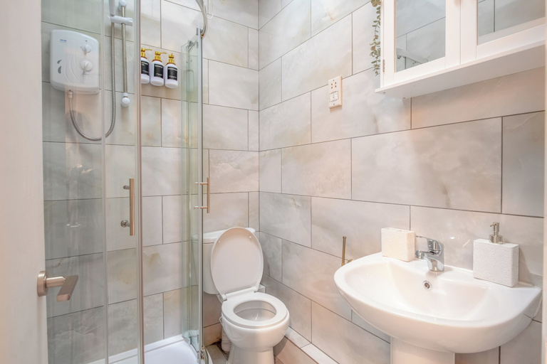 Bathroom 2, 2-4 Thomas Street House, Manchester