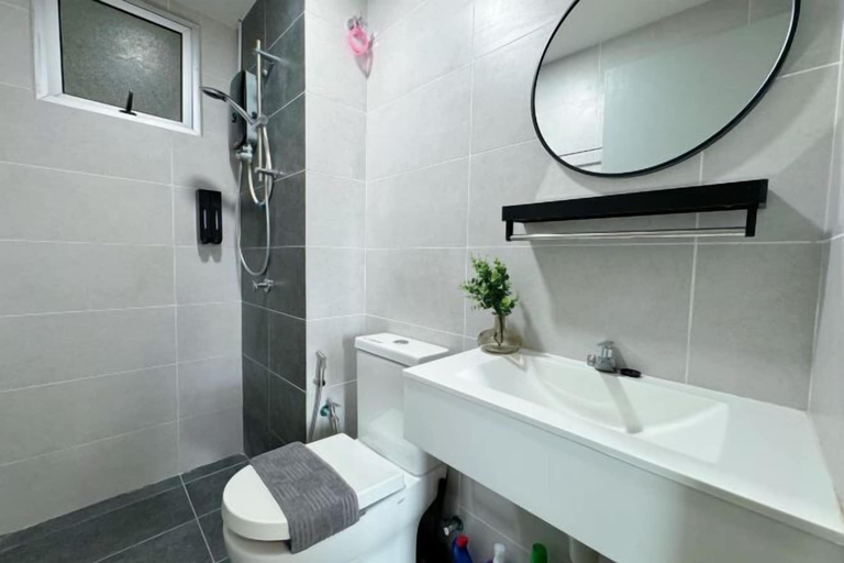 Bathroom 3, MH Platinum 2 Blissful Fully Aircon Suite, Kuala Lumpur