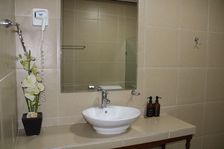 Bathroom 4, Hotel María de la Luz, Valladolid