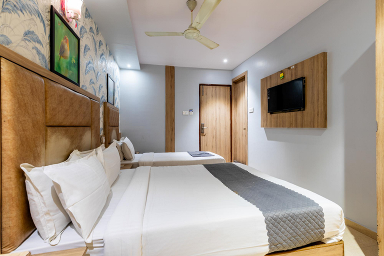 Bedroom 2, Hotel Lotus Grand , Mumbai Suburban