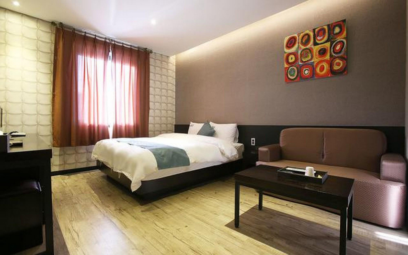 Bedroom 2, Paju Westhill Hotel, Paju