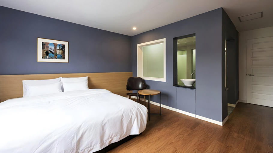 Bedroom 3, NO.25 Busan Yongho Branch, Nam