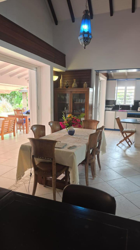 Food & Drinks, Villa Plaisance, Baie-Mahault