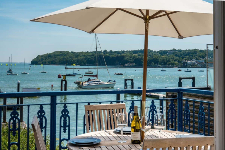 Room 2, The Cottage 4 bed Waterfront Pontoon sea Views, Isle of Wight