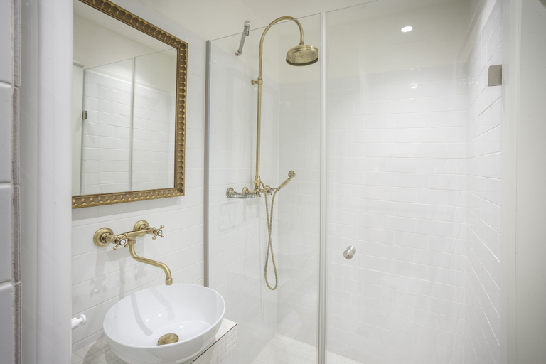Bathroom 3, Hotel At the Golden Scissors, Praha 1