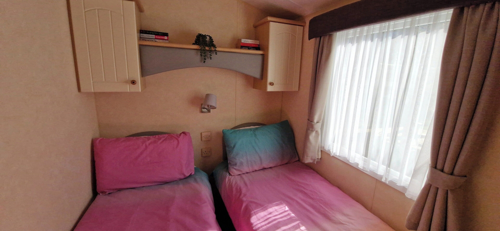 Room 4, Fieldview Lodge Dog Friendly nr Anderby Creek, Lincolnshire