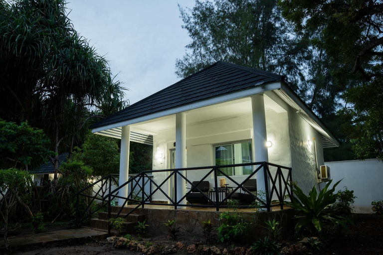 Exterior 2, Coast Sun Gardens Cottage Adults Only, Msambweni