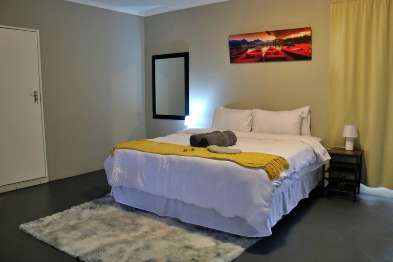 Room 2, Rising Rocks Farm, West Rand