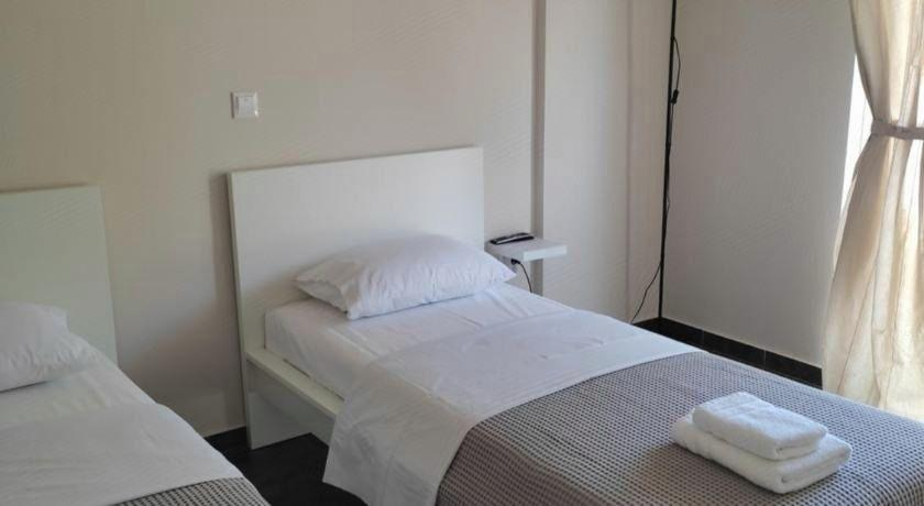 Bedroom 3, Double M, Attica