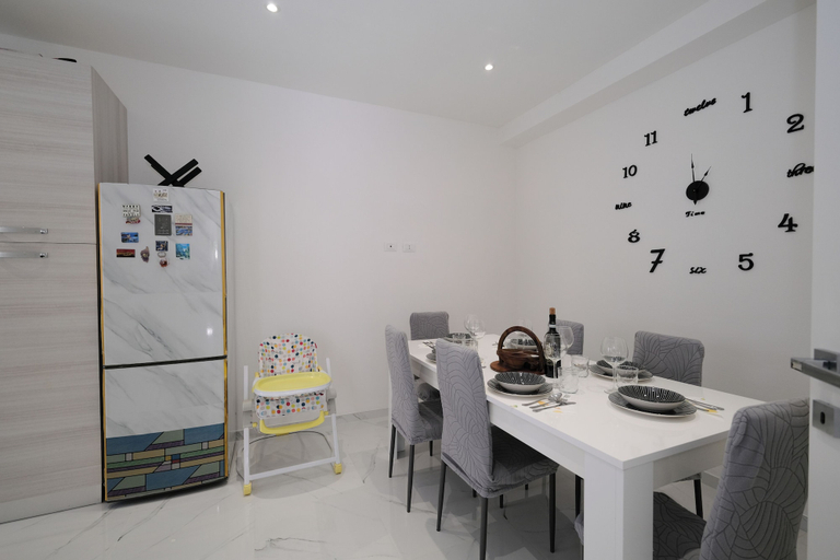 Dining 5, Real Modern Rapallo Retreat, Genova