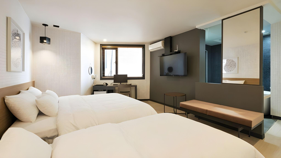 Bedroom 4, NO.25 Busan Yongho Branch, Nam