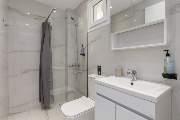 Bathroom 4, Glow Apartments, Central Macedonia