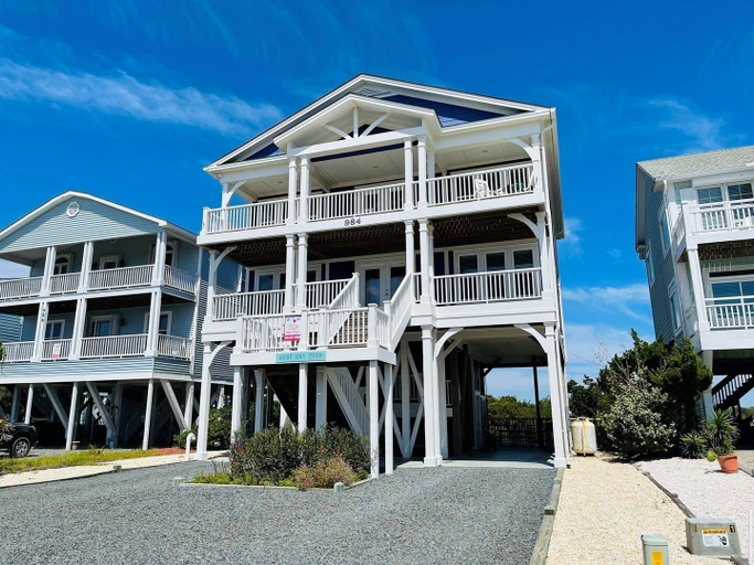 Exterior 5, Best Day Ever 4 Bedroom Home by RedAwning, Brunswick