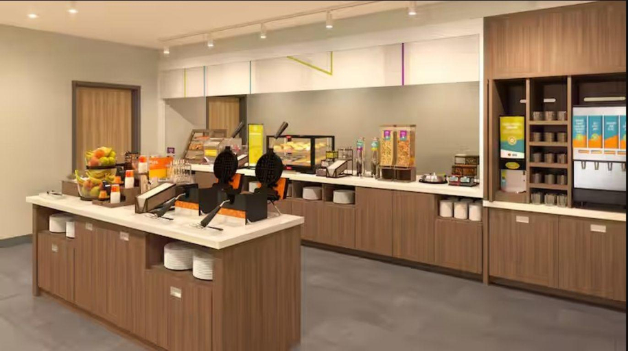 Food and beverages, Home2 Suites By Hilton Suffolk, Suffolk