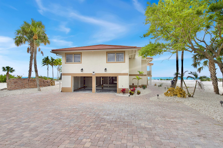 Exterior & Views 2, Beachfront Palace, Lee