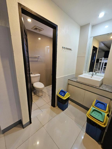 Bathroom 4, Blue Coast Beach Hotel, Santa Ana