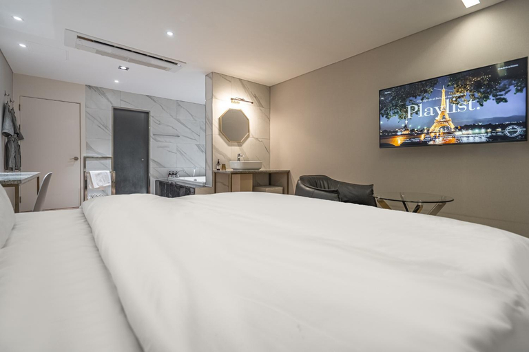 Bedroom 3, Daejeon Yuseong Bergen Hotel, Yuseong