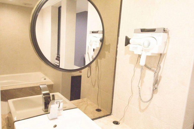 Bathroom, Lazzy Hotel, Haeundae
